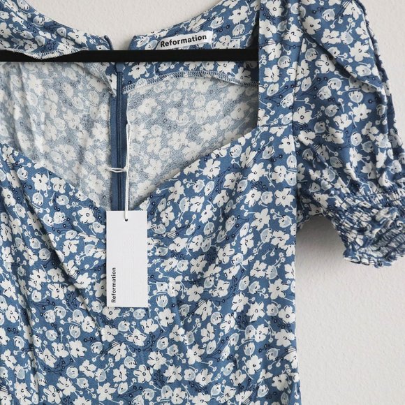 🚫 SOLD 🚫 REFORMATION Lacey Smocked Sleeve Dress - Picture 5 of 7